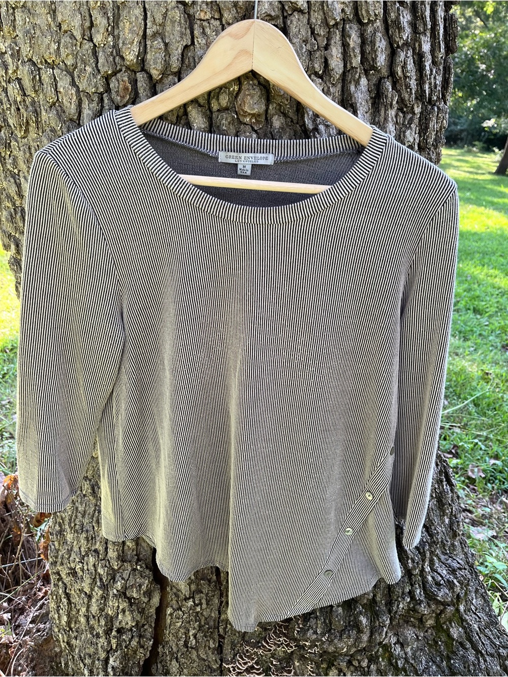 ⭐️Green Envelope Ribbed Top in size M